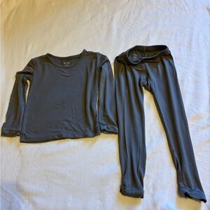 Kyte BABY Charcoal Long Sleeve Pajama Set size 18-24 Mtn